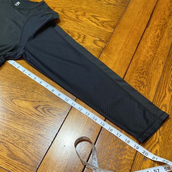 TAIL Golf Top Long Sleeve Round Neck Perforated and Cut Out Design Black XL - Picture 9 of 12